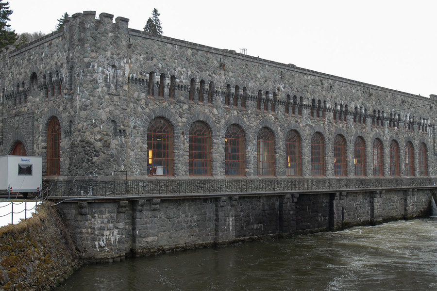 The distinctive power plant building from 1910 was designed by architect Axel Guldahl