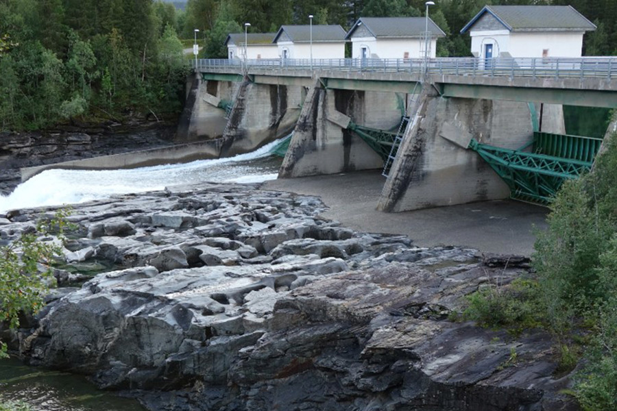 Reinforsen dam gates